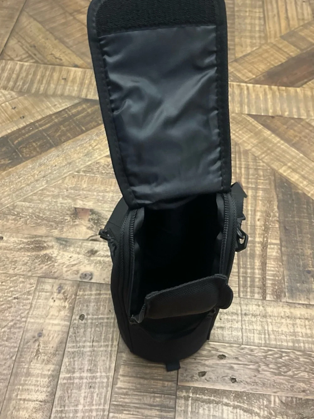Nikon CL-M2 ballistic nylon semi-soft lens carrying case